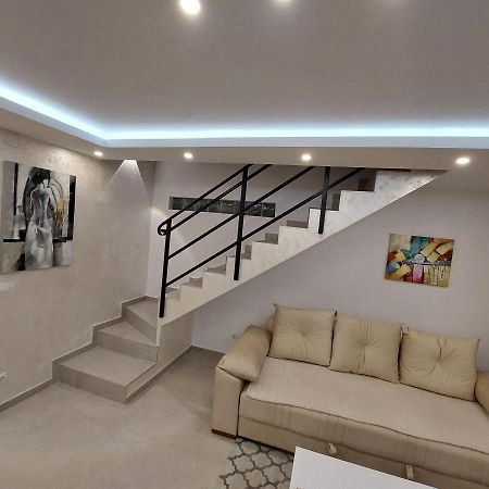 Apartman Lux Jelena Surčin Esterno foto