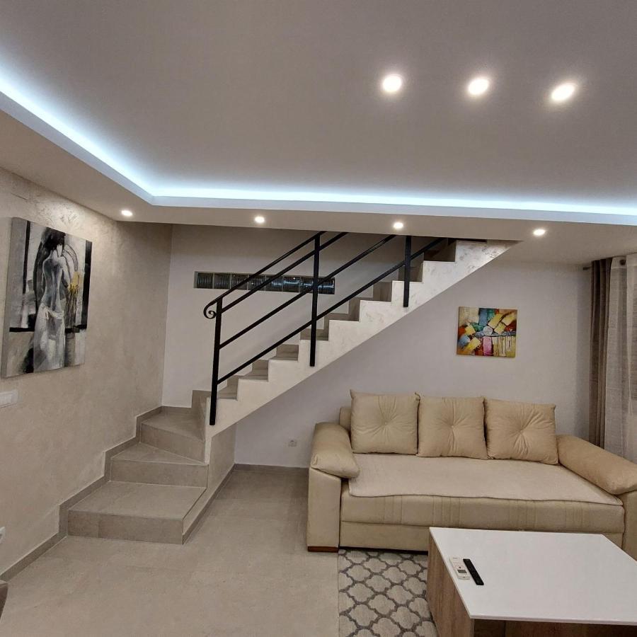 Apartman Lux Jelena Surčin Esterno foto