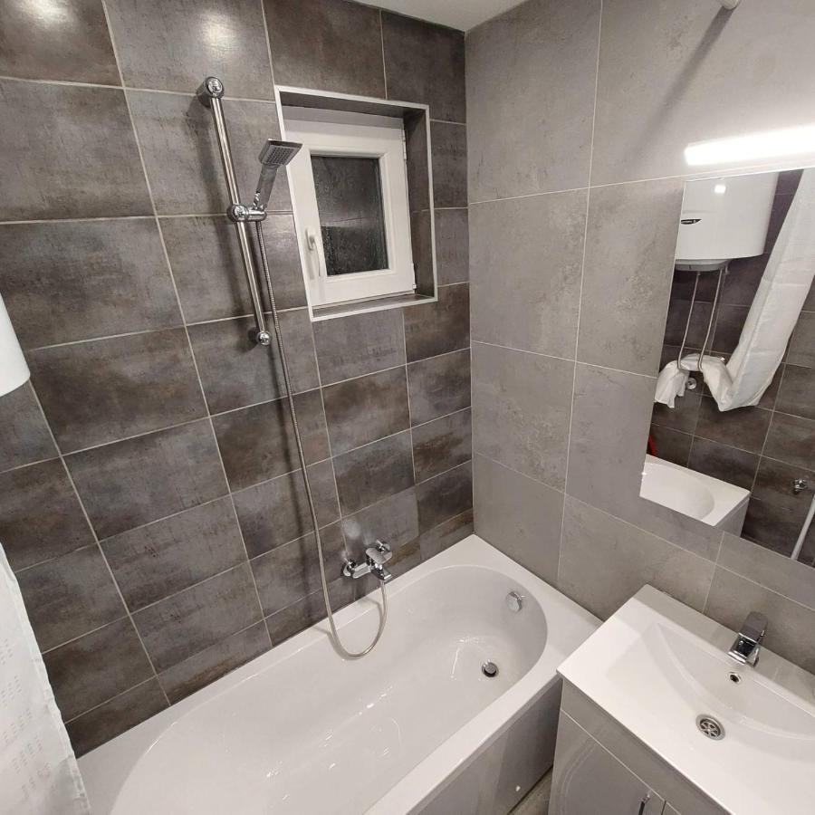 Apartman Lux Jelena Surčin Esterno foto