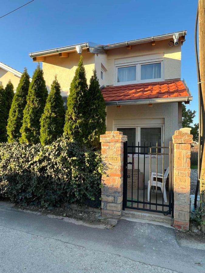 Apartman Lux Jelena Surčin Esterno foto