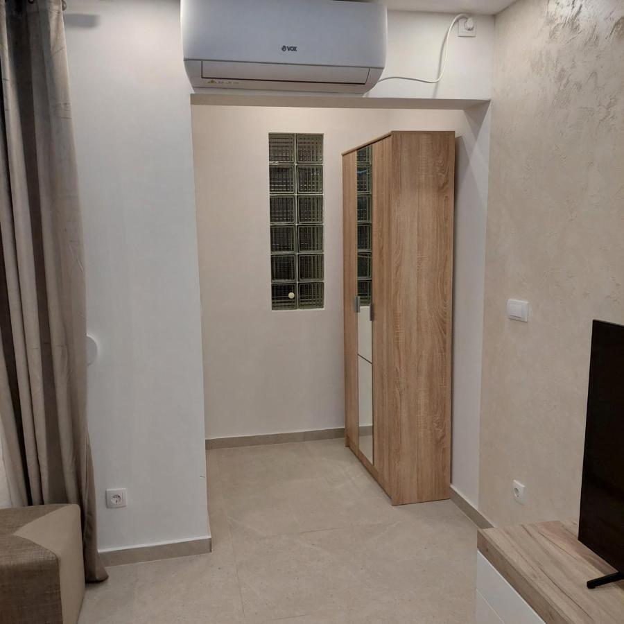 Apartman Lux Jelena Surčin Esterno foto