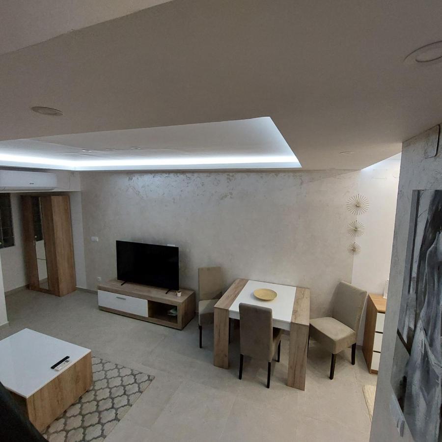 Apartman Lux Jelena Surčin Esterno foto