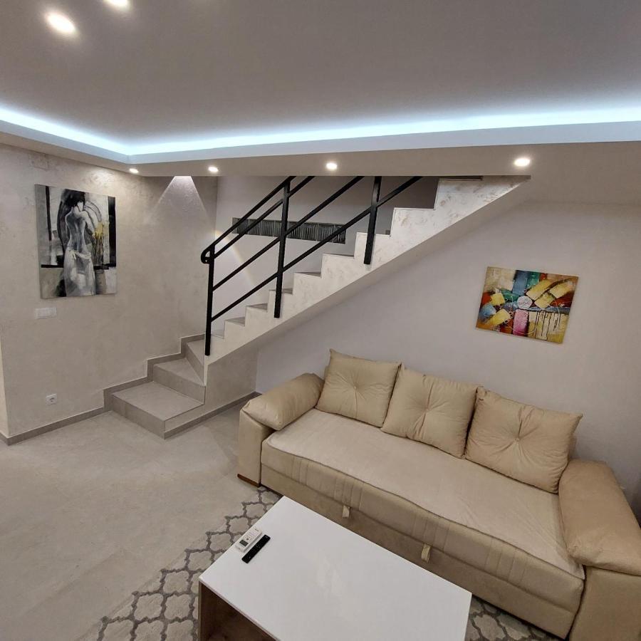 Apartman Lux Jelena Surčin Esterno foto