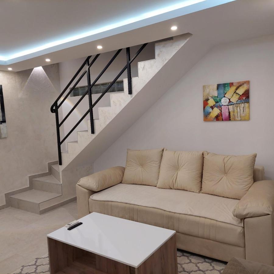 Apartman Lux Jelena Surčin Esterno foto