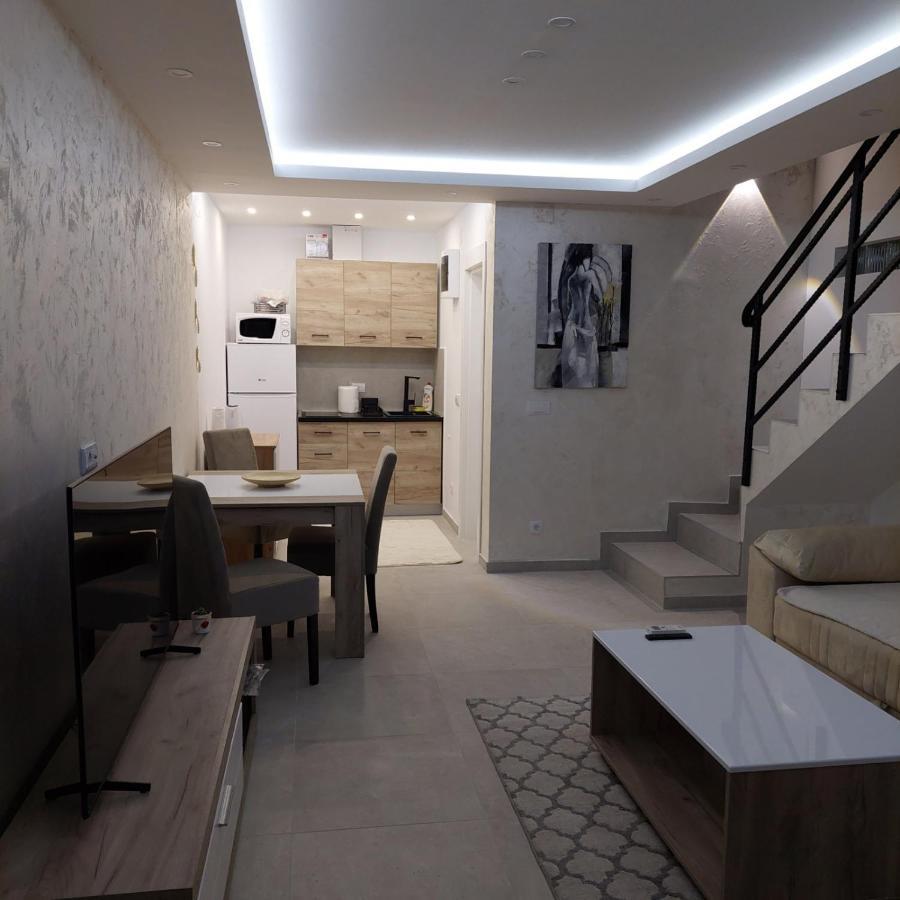 Apartman Lux Jelena Surčin Esterno foto