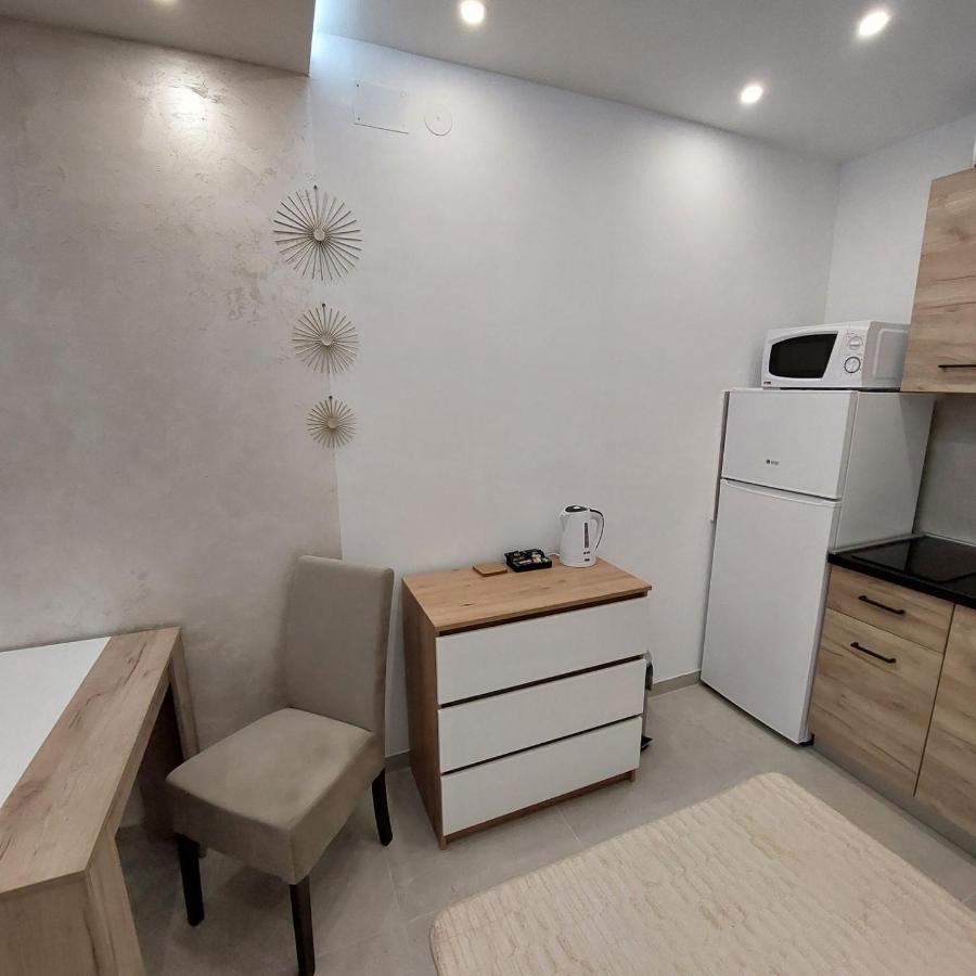 Apartman Lux Jelena Surčin Esterno foto